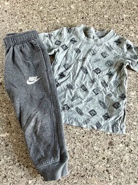 Nike Kids' Gray Logo Sweatpants - Casual Everyday Set l Size:3T
